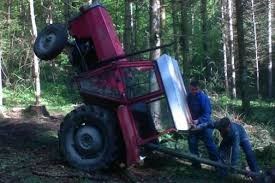 Slika PU_SiM/Vijesti/2014/prevrnuti traktor.jpg